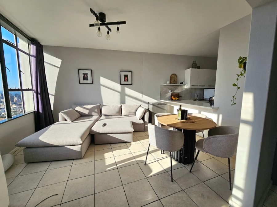 2 Bedroom Property for Sale in Vredehoek Western Cape